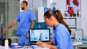Telemedicína upevňuje své místo v praxi. Kulatý stůl ukázal, co může její rozvoj ještě podpořit